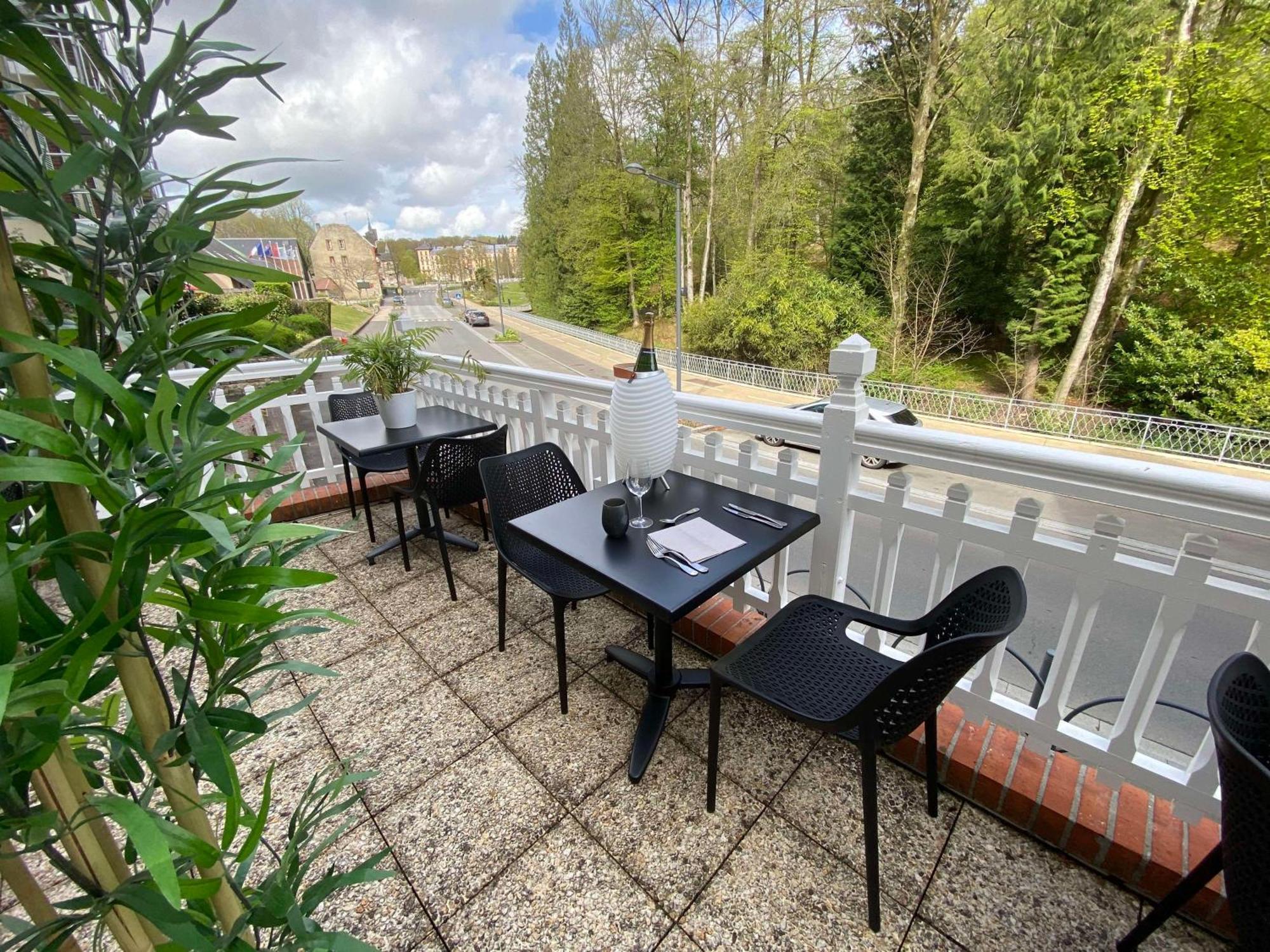 Brit Hotel & Spa Le Roc Au Chien Bagnoles de l'Orne Normandie 외부 사진